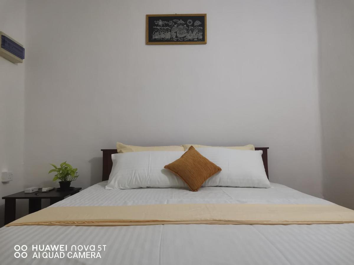 Bee Cottage Negombo Buitenkant foto