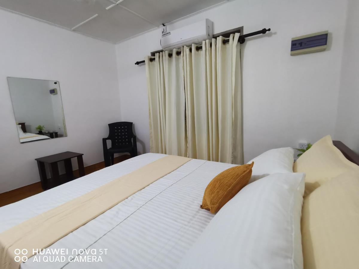 Bee Cottage Negombo Buitenkant foto